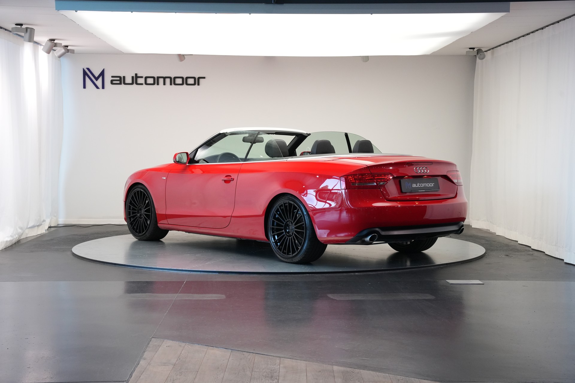 AUDI A5 Cabriolet 3.0 TDI quattro S-tronic-image-6