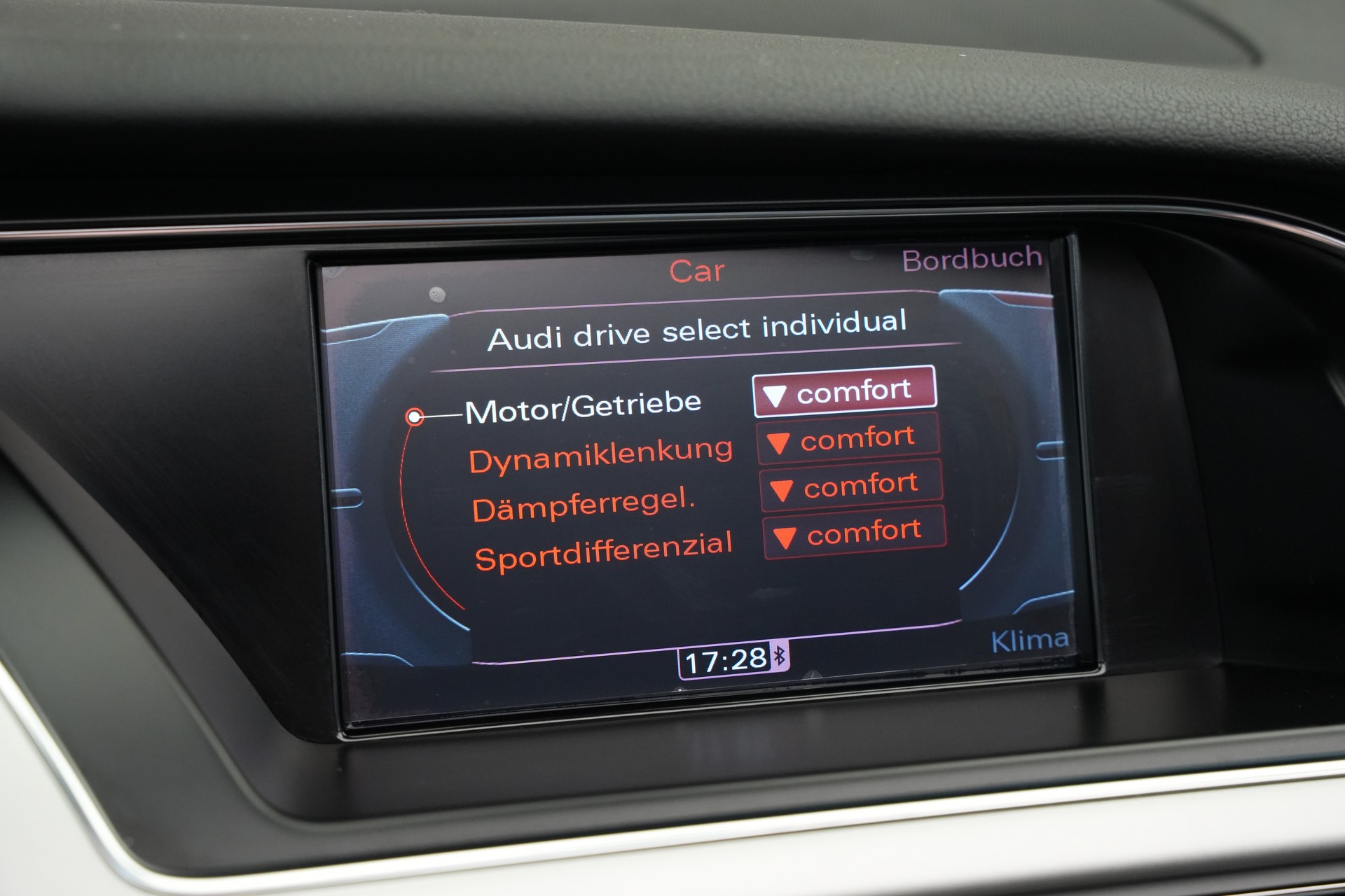 AUDI A5 Cabriolet 3.0 TDI quattro S-tronic-image-29