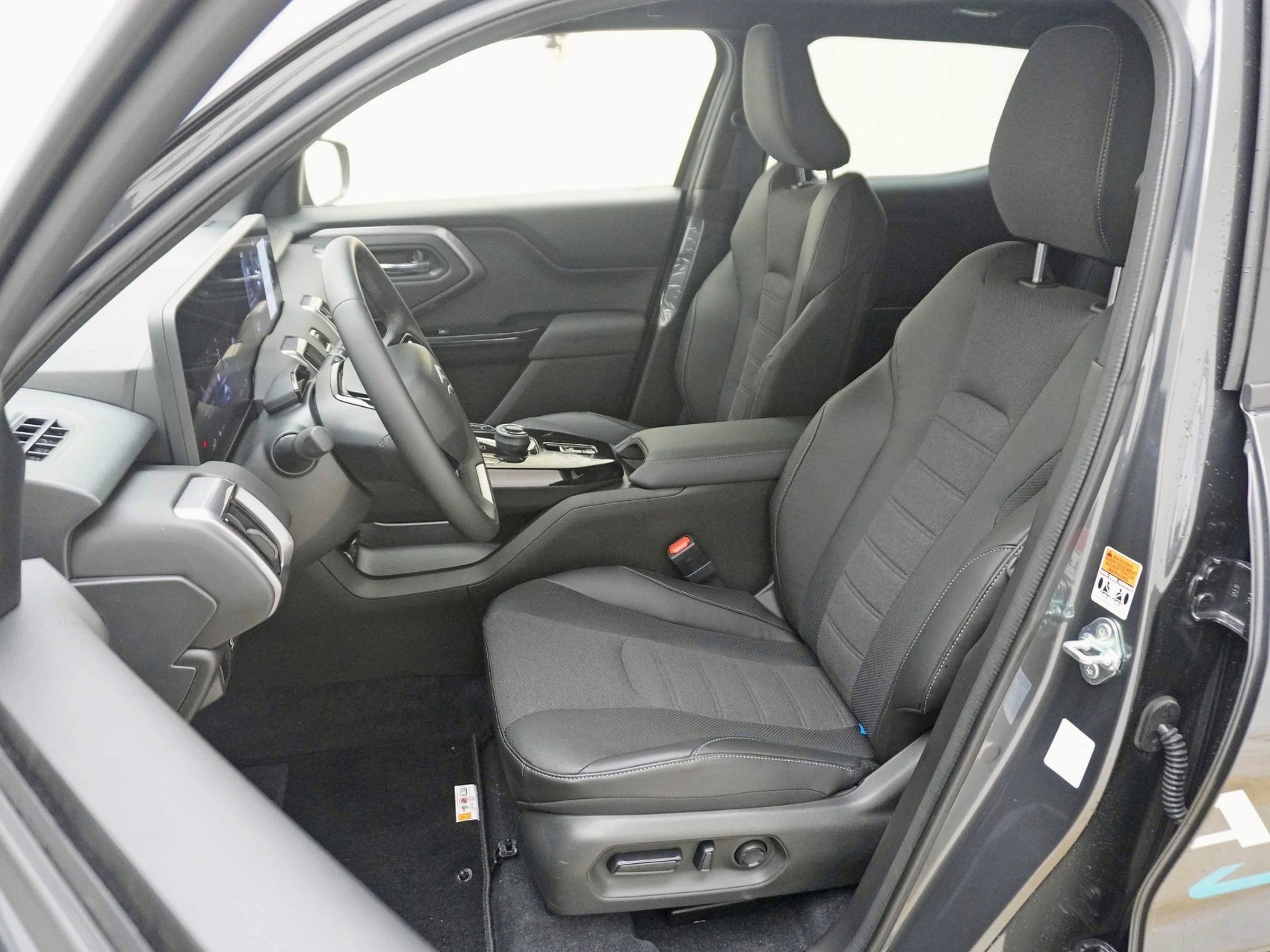 SUZUKI e Vitara Compact Top 4x4-image-6