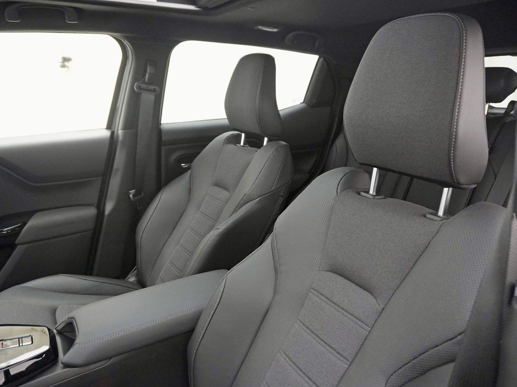 SUZUKI e Vitara Compact Top 4x4-image-16