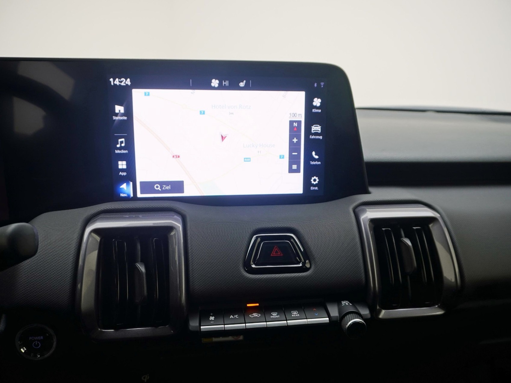SUZUKI e Vitara Compact Top 4x4-image-13