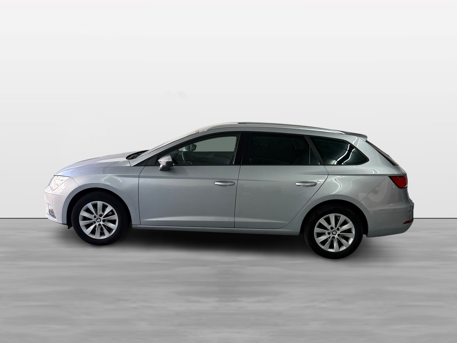 SEAT Leon ST 1.6 TDI CR Style DSG-showroom-element-3