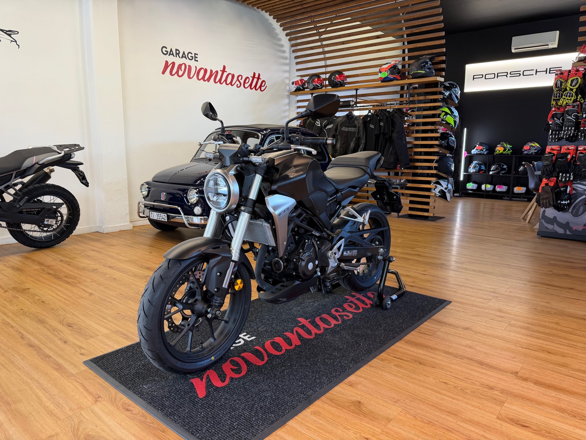 HONDA CB 300 R-image-0
