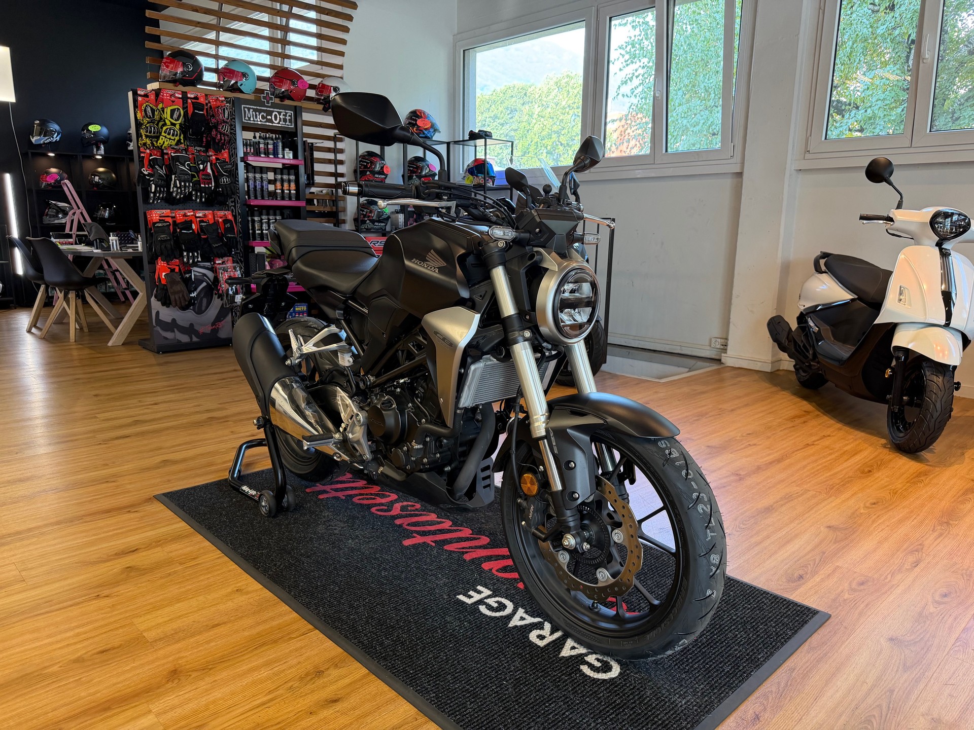 HONDA CB 300 R-image-2