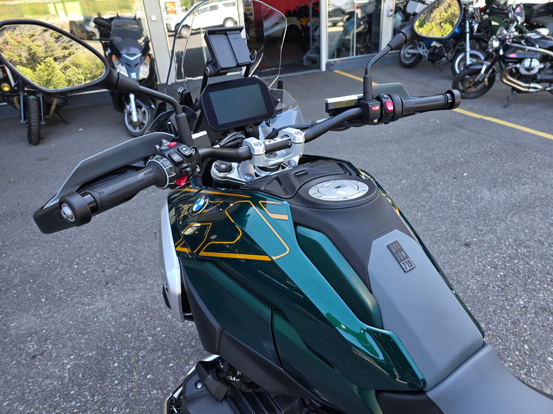 BMW R 1300 GS-image-15