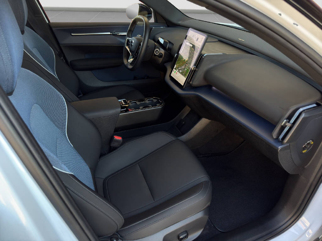 VOLVO EX 30 E60 Ultra-image-8