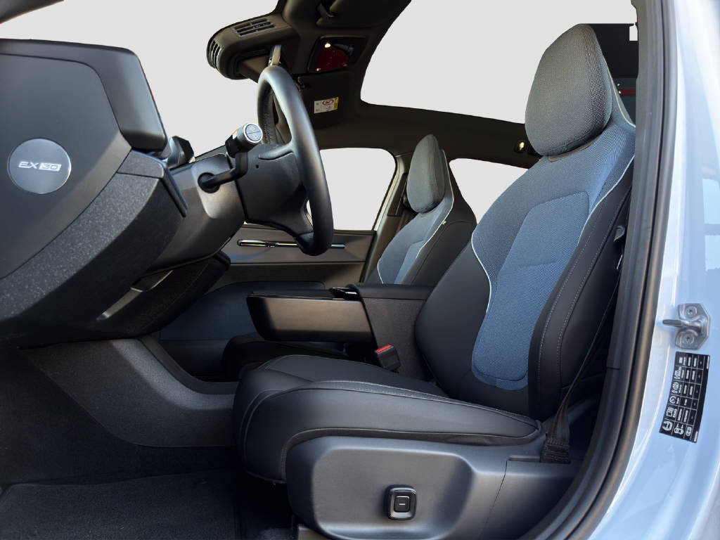 VOLVO EX 30 E60 Ultra-image-11