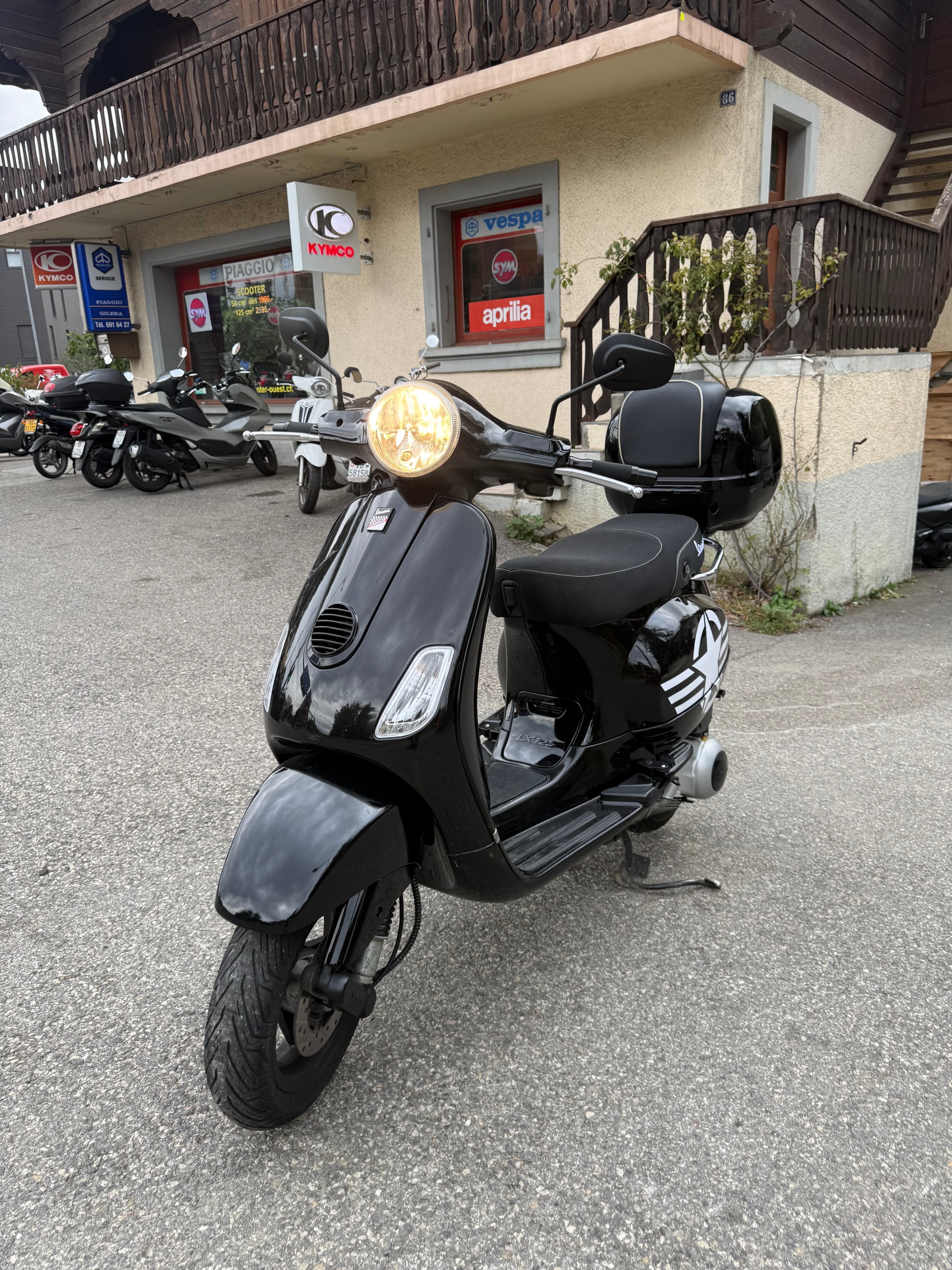 PIAGGIO Vespa 125 LXV i.e.-image-0