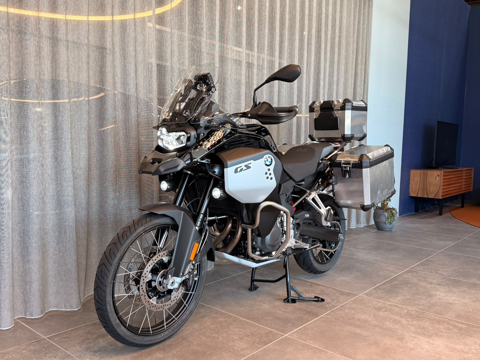 BMW F 900 GS Adventure-image-4