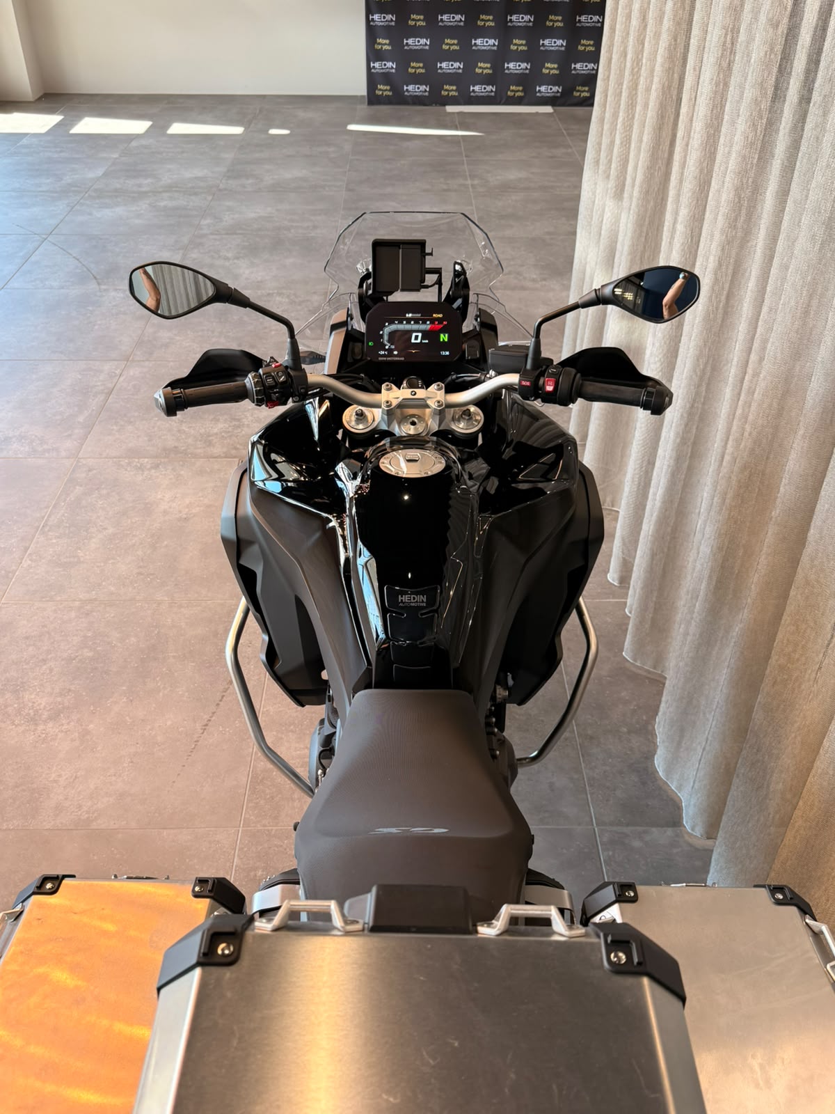 BMW F 900 GS Adventure-image-8