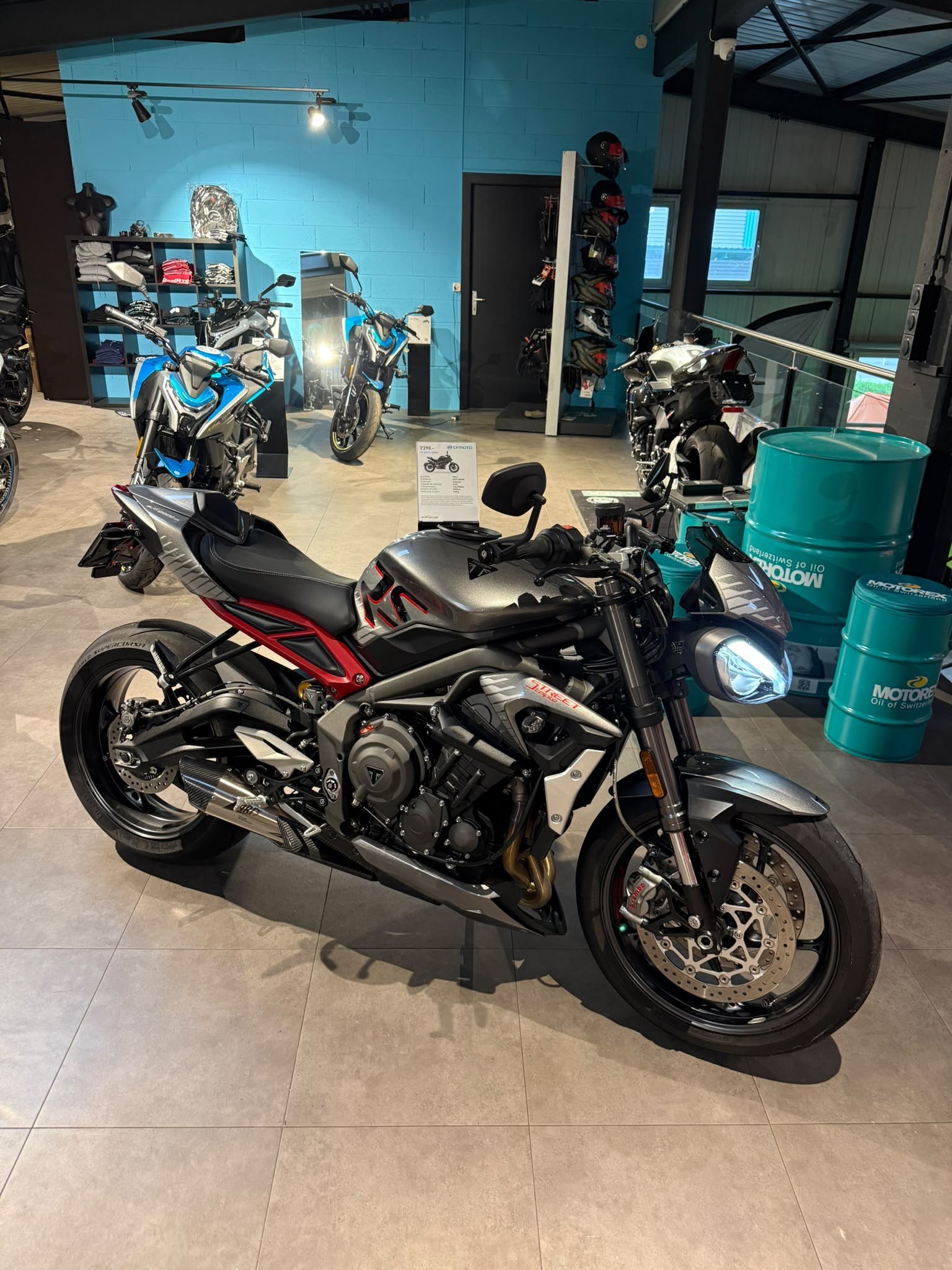 TRIUMPH Street Triple RS 765-image-2