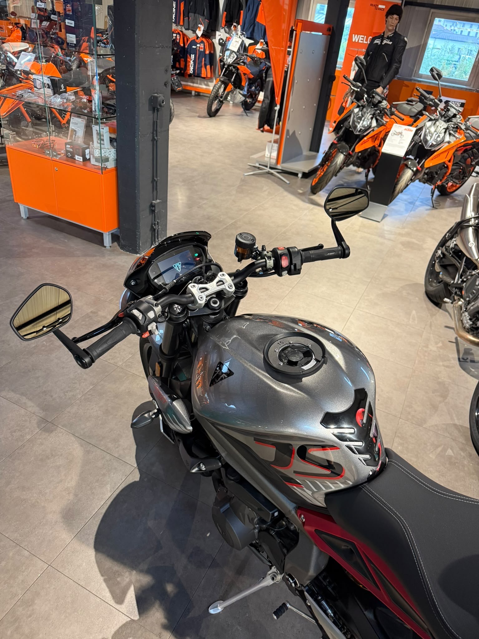 TRIUMPH Street Triple RS 765-image-4