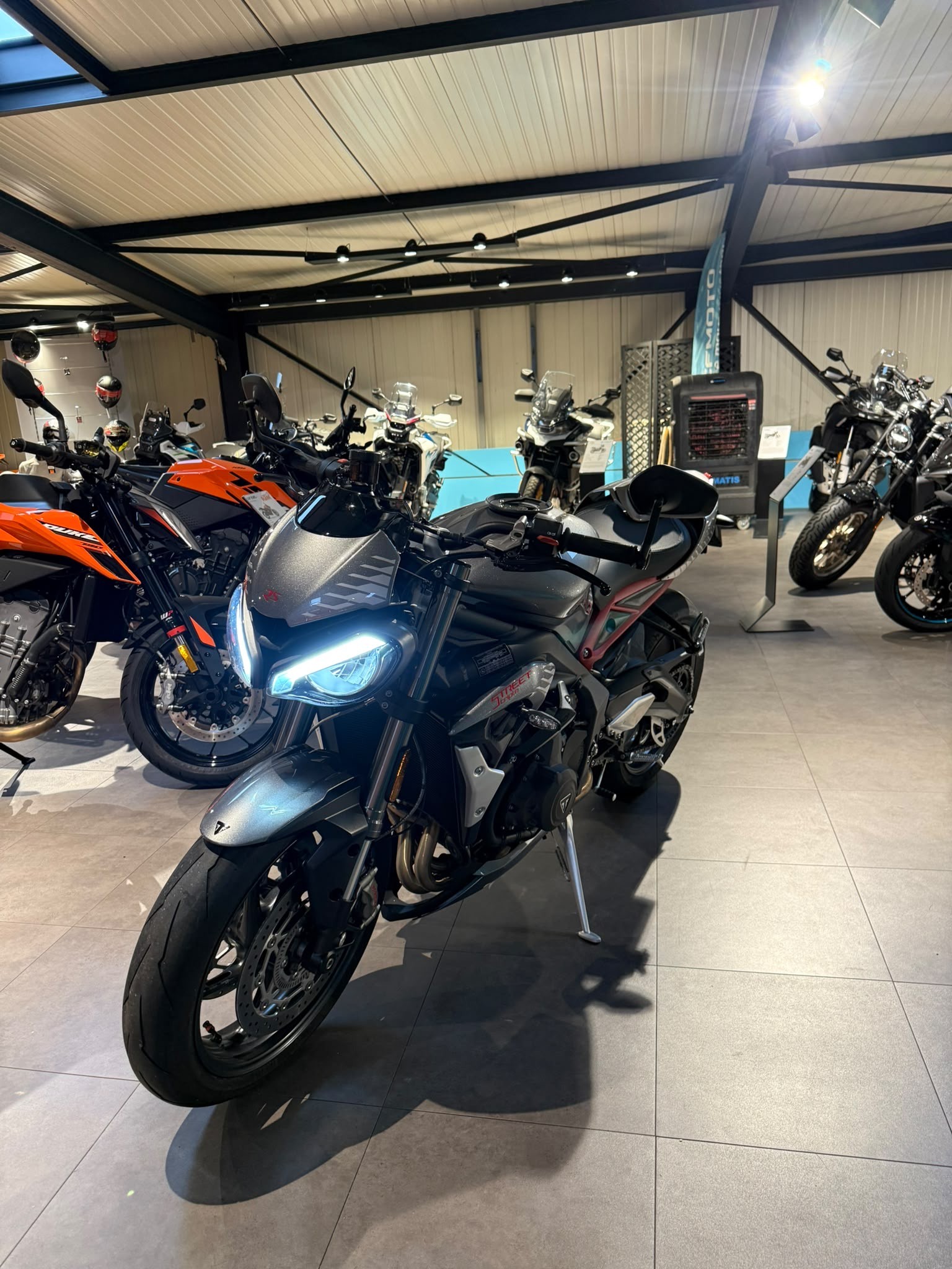 TRIUMPH Street Triple RS 765-image-1