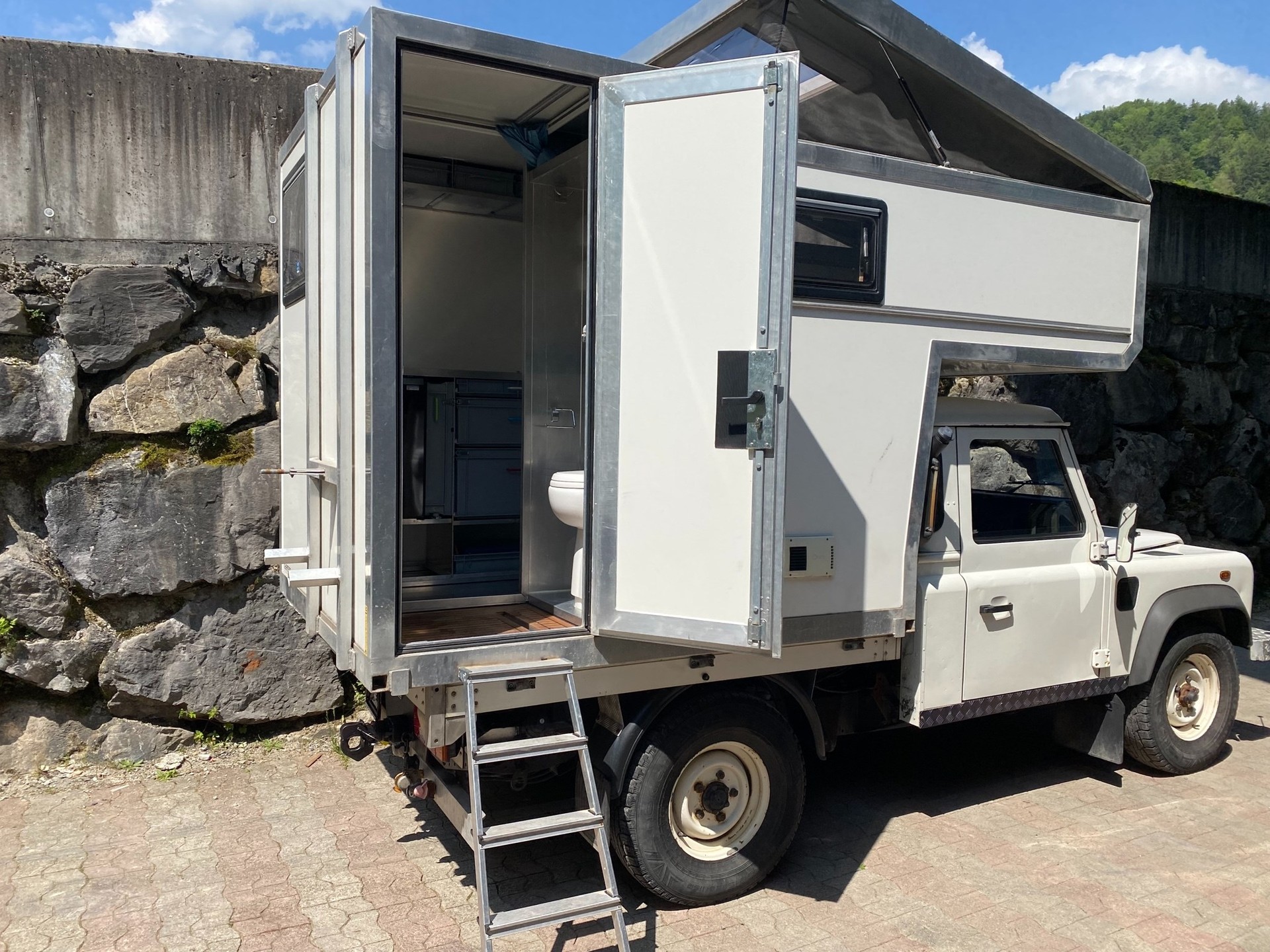 LAND ROVER DEFENDER 110 TD5 Wohnkabine-image-10