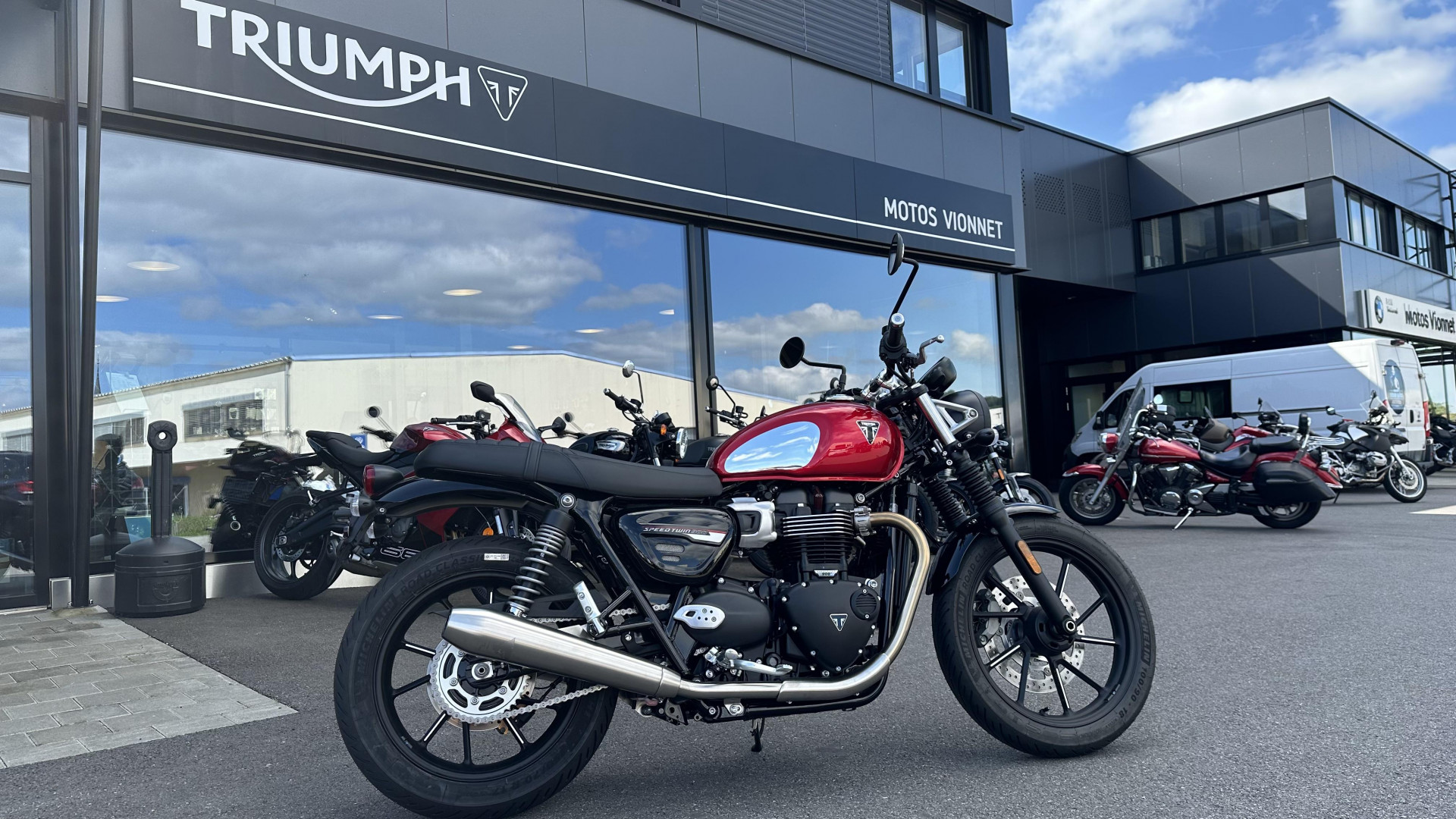 TRIUMPH Speed Twin 900 Chrome Edition-image-0