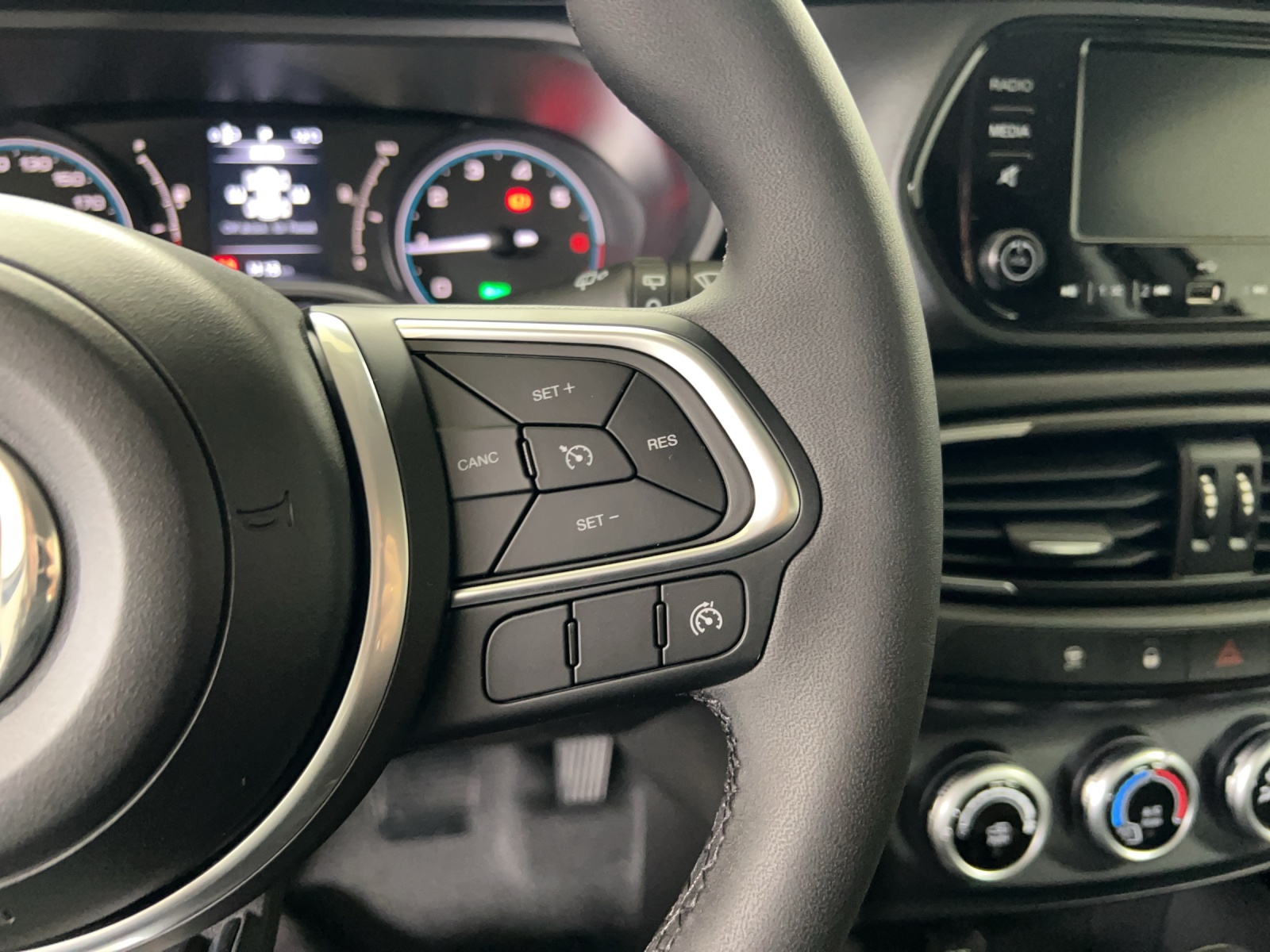 FIAT Tipo SW 1.5 Hybrid Cult-image-9