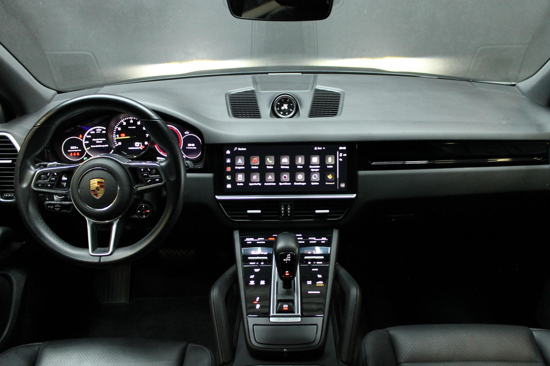 PORSCHE Cayenne E-Hybrid-image-11