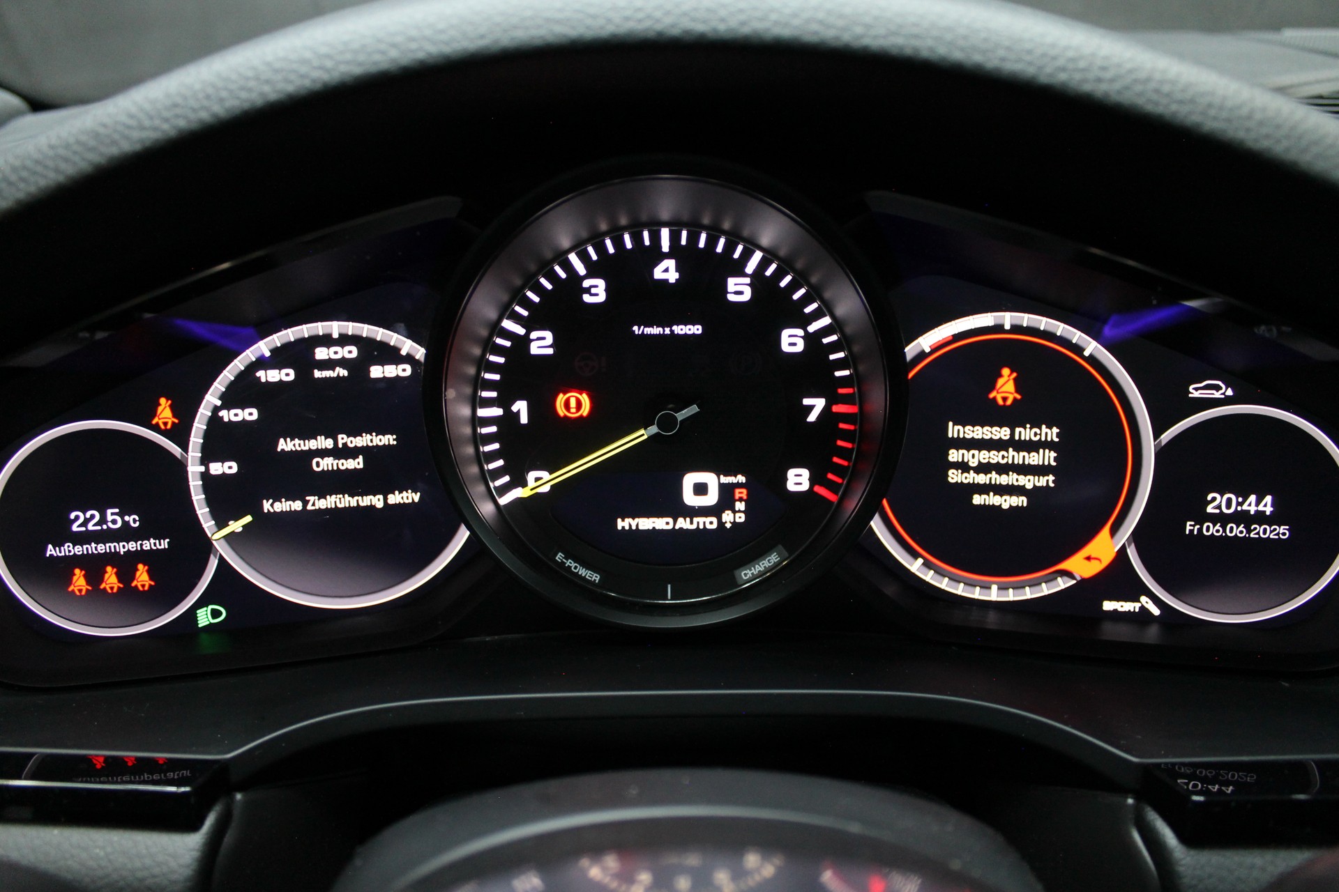PORSCHE Cayenne E-Hybrid-image-14