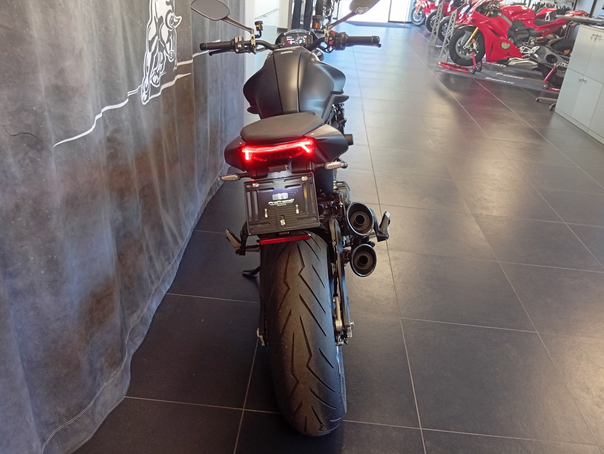 DUCATI Monster + 937 Dark Staealth-image-10