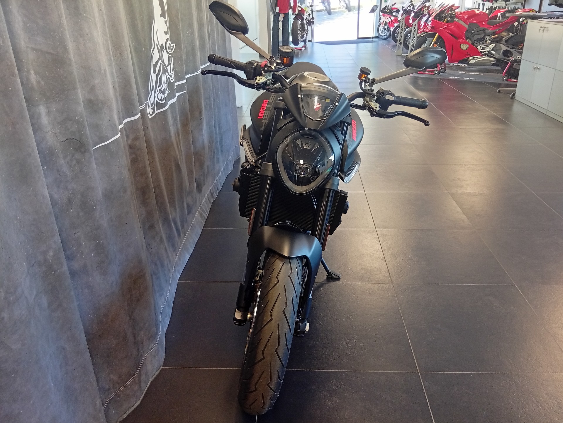 DUCATI Monster + 937 Dark Staealth-image-3