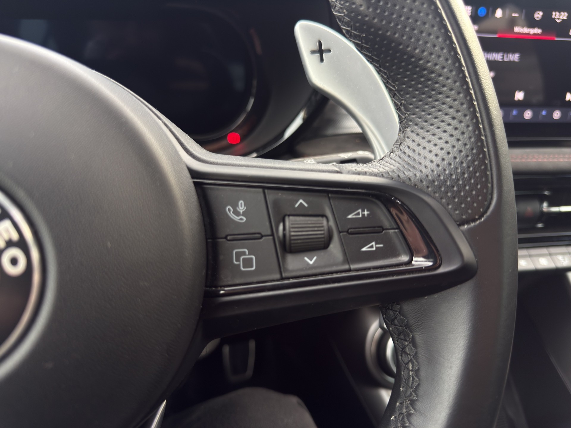 ALFA ROMEO Tonale 1.3 Plug-in Hybrid Veloce Q4-image-23
