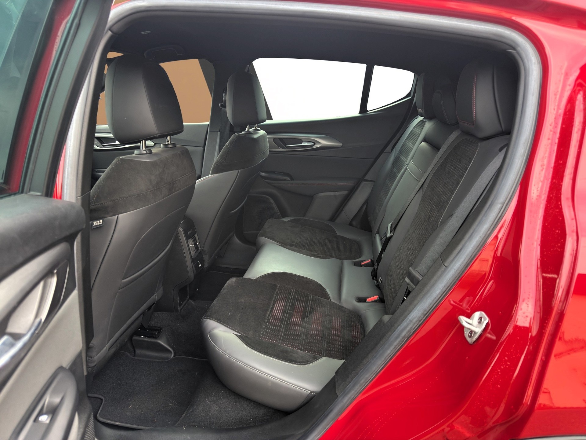 ALFA ROMEO Tonale 1.3 Plug-in Hybrid Veloce Q4-image-12