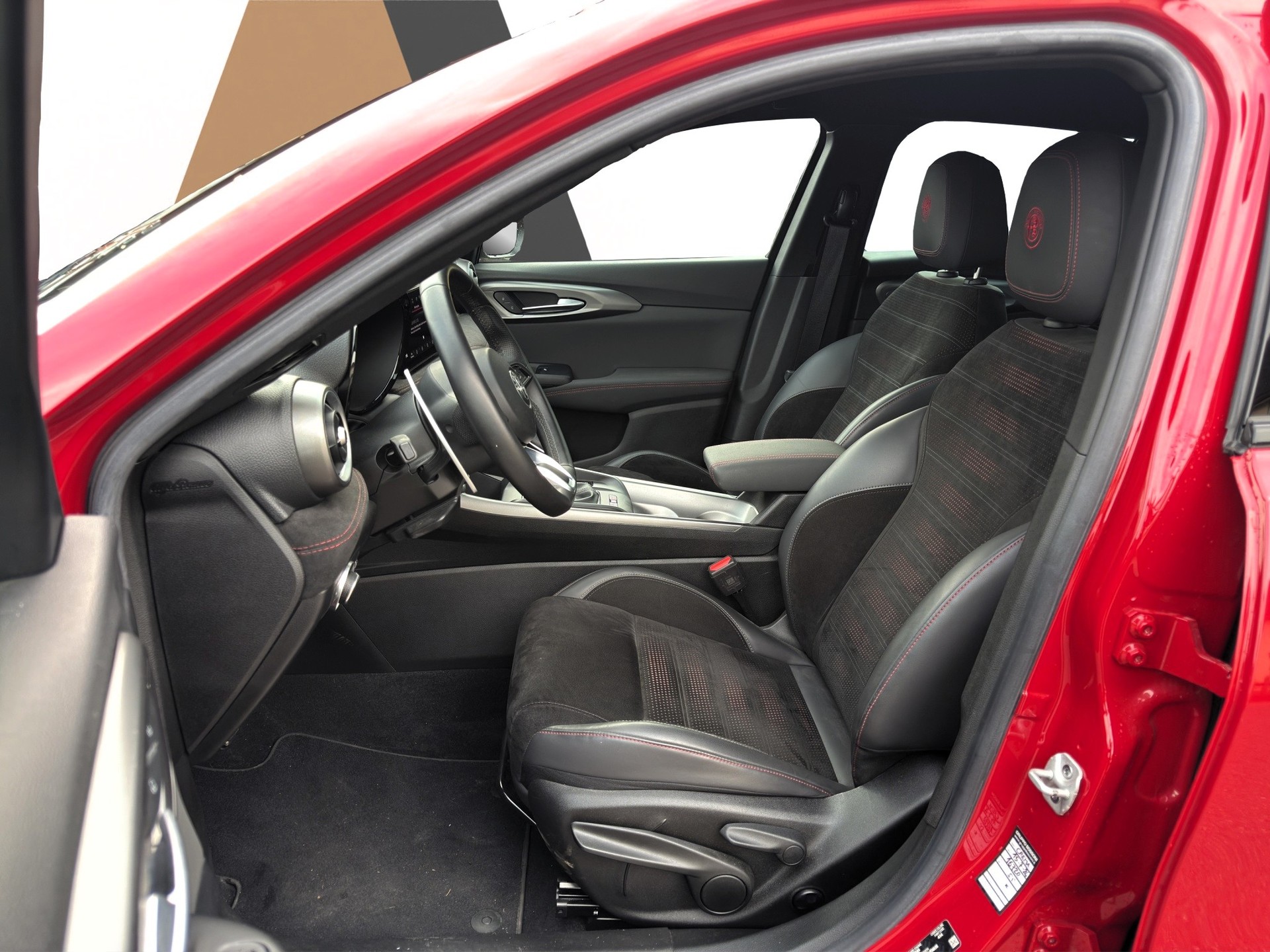 ALFA ROMEO Tonale 1.3 Plug-in Hybrid Veloce Q4-image-8