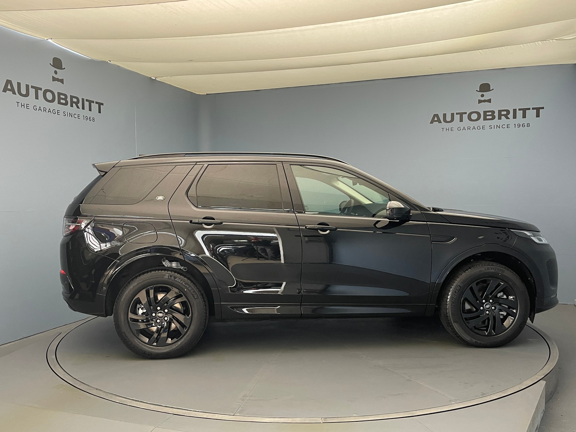 LAND ROVER Discovery Sport 1.5 T 270e S-showroom-element-3