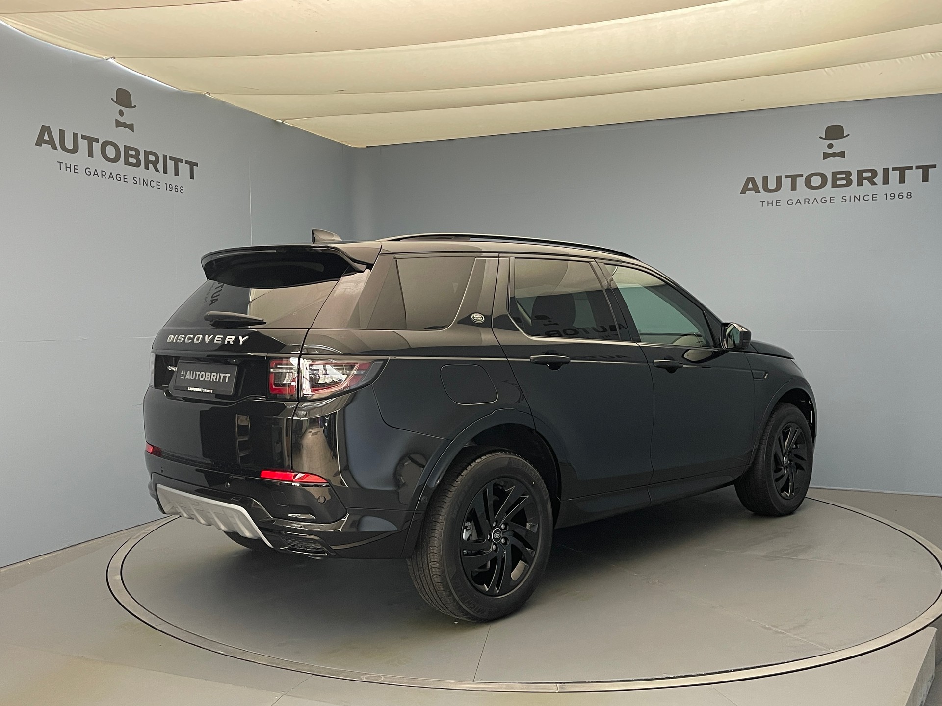 LAND ROVER Discovery Sport 1.5 T 270e S-showroom-element-2