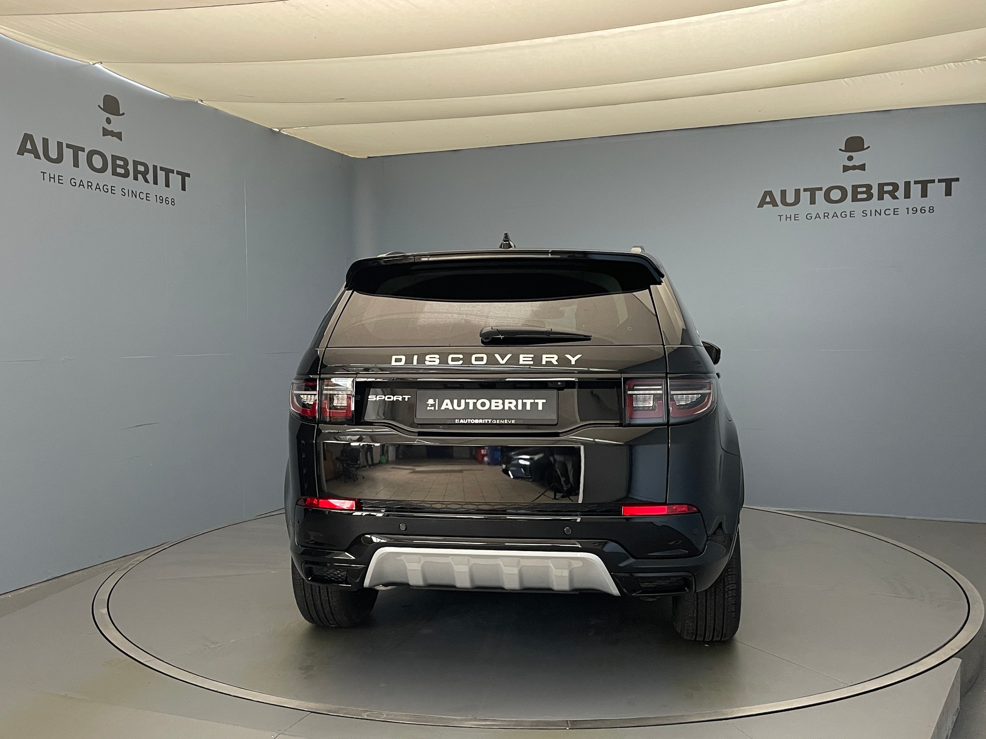 LAND ROVER Discovery Sport 1.5 T 270e S-image-4