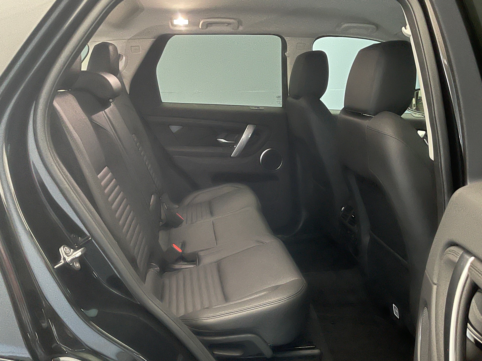 LAND ROVER Discovery Sport 1.5 T 270e S-image-8