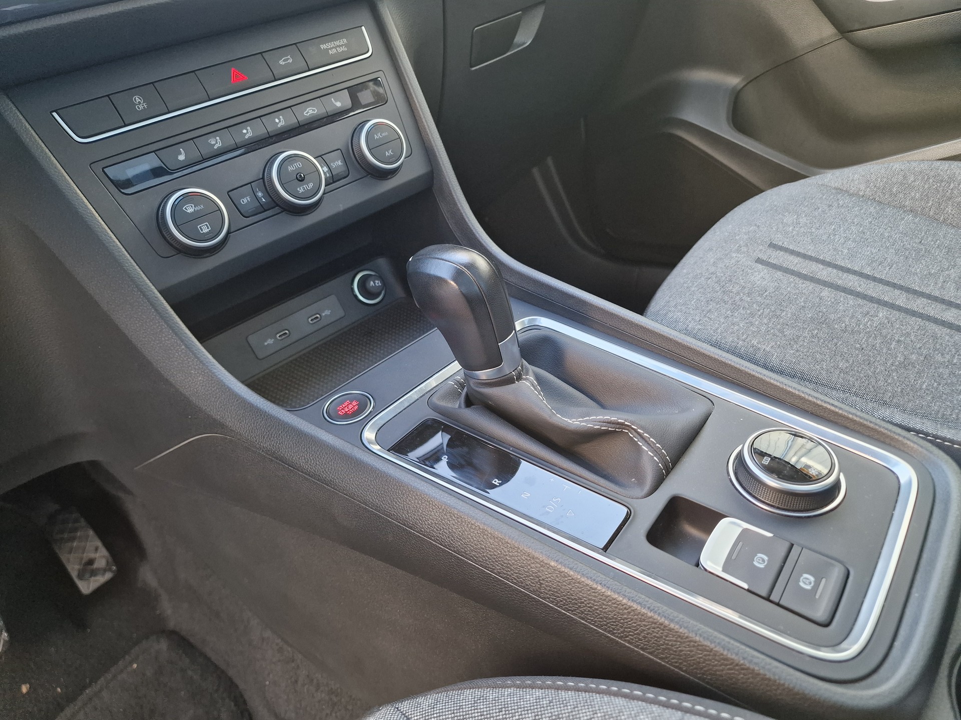SEAT Ateca 2.0 TDI CR Style 4Drive DSG 24Mt Gara Pano-image-16