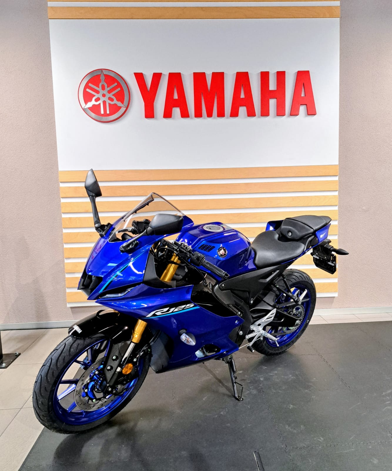 YAMAHA YZF-R 125 ABS-image-3