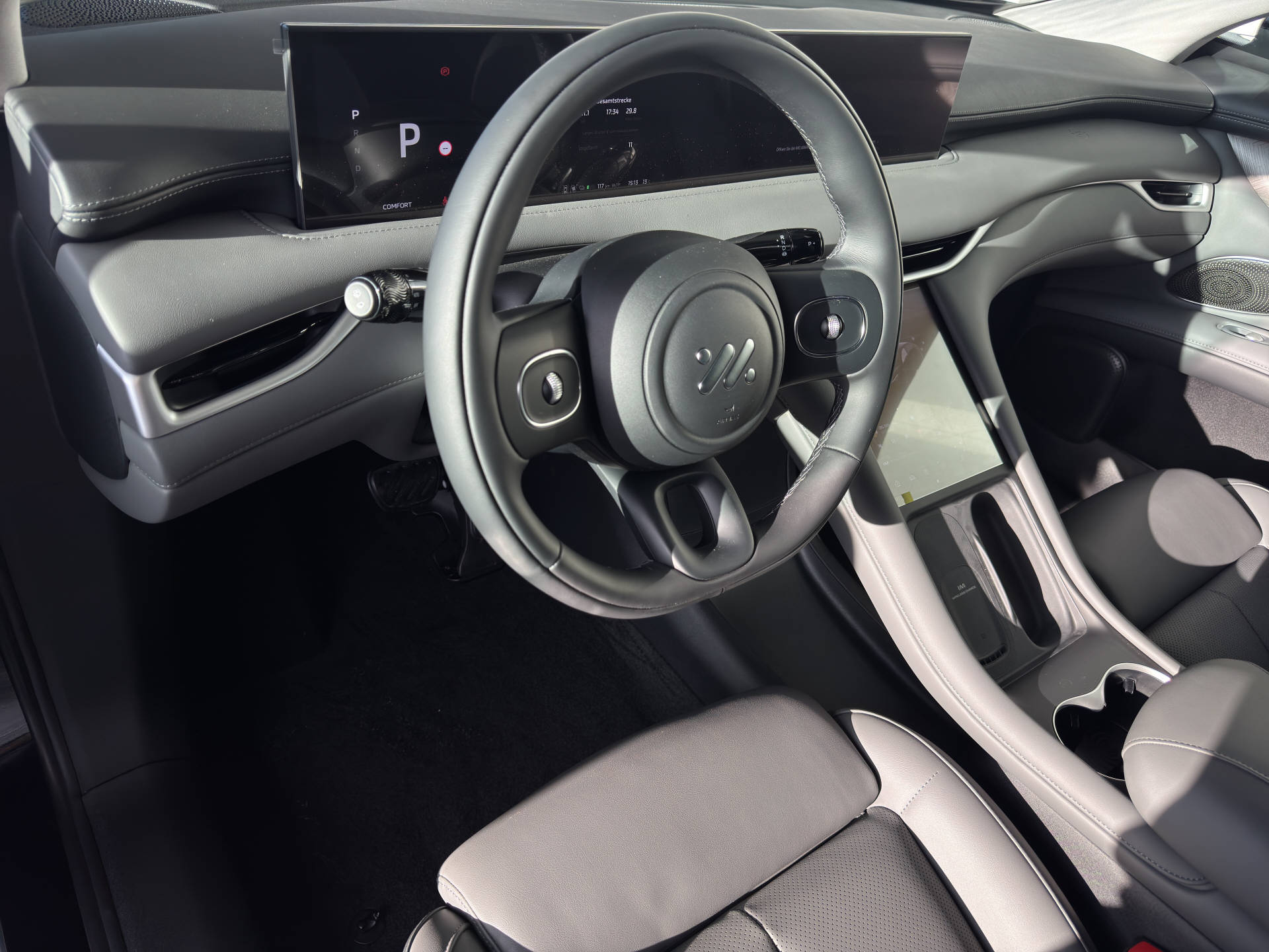 MG IM6 100 kWh Performance 21 4WD-image-11