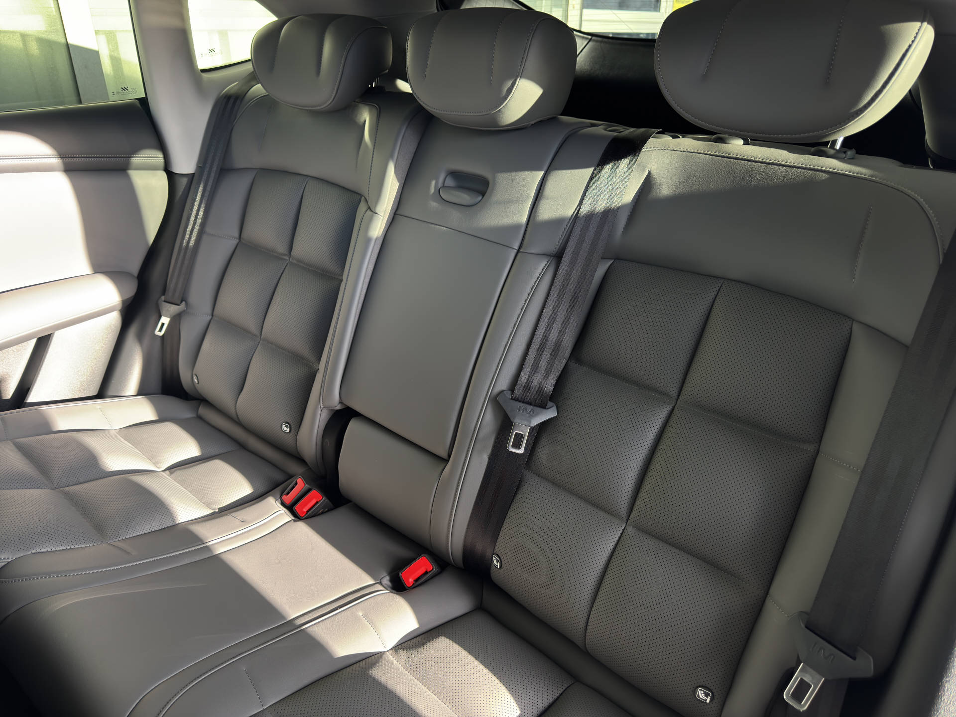 MG IM6 100 kWh Performance 21 4WD-image-9