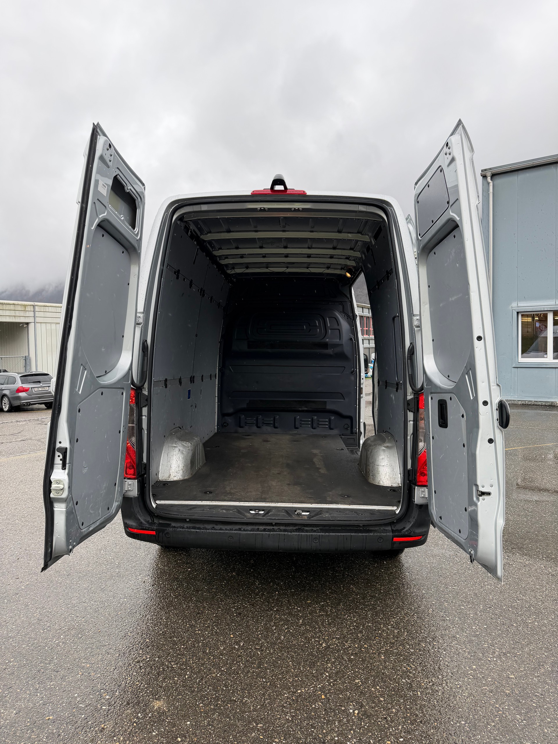 MERCEDES-BENZ SPRINTER 315 CDI 9G-TRONIC L2 UND H2. MIT KLIMA + AUTOMAT + 3 PLÄTZER + RÜCKFAHRKAMERA AB MFK. KM 39`000.-image-18