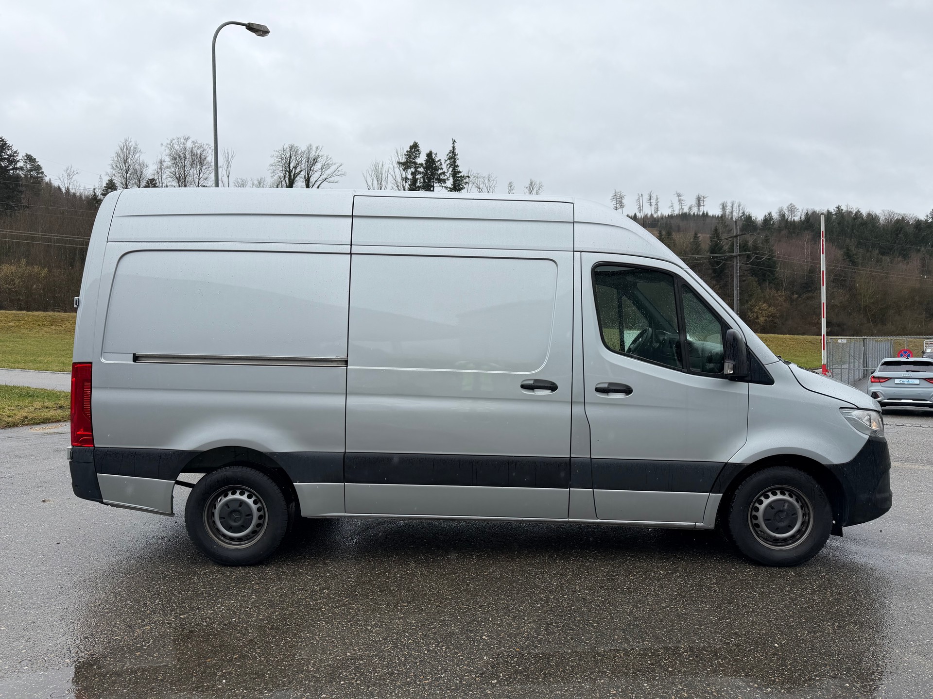 MERCEDES-BENZ SPRINTER 315 CDI 9G-TRONIC L2 UND H2. MIT KLIMA + AUTOMAT + 3 PLÄTZER + RÜCKFAHRKAMERA AB MFK. KM 39`000.-showroom-element-1