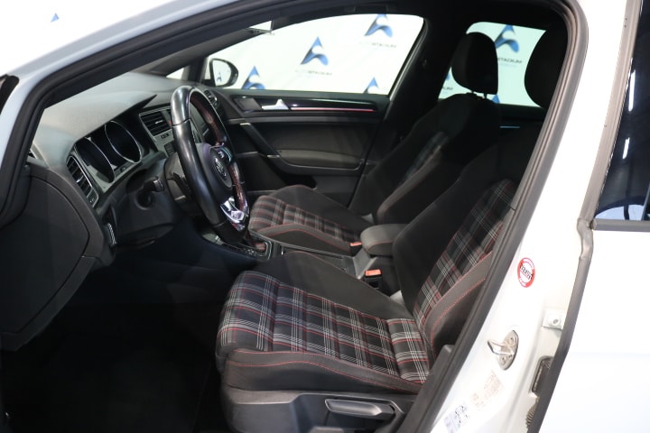VW Golf 2.0 TSI GTI DSG-showroom-element-1