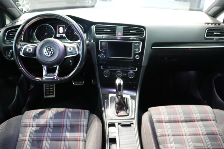 VW Golf 2.0 TSI GTI DSG-showroom-element-2