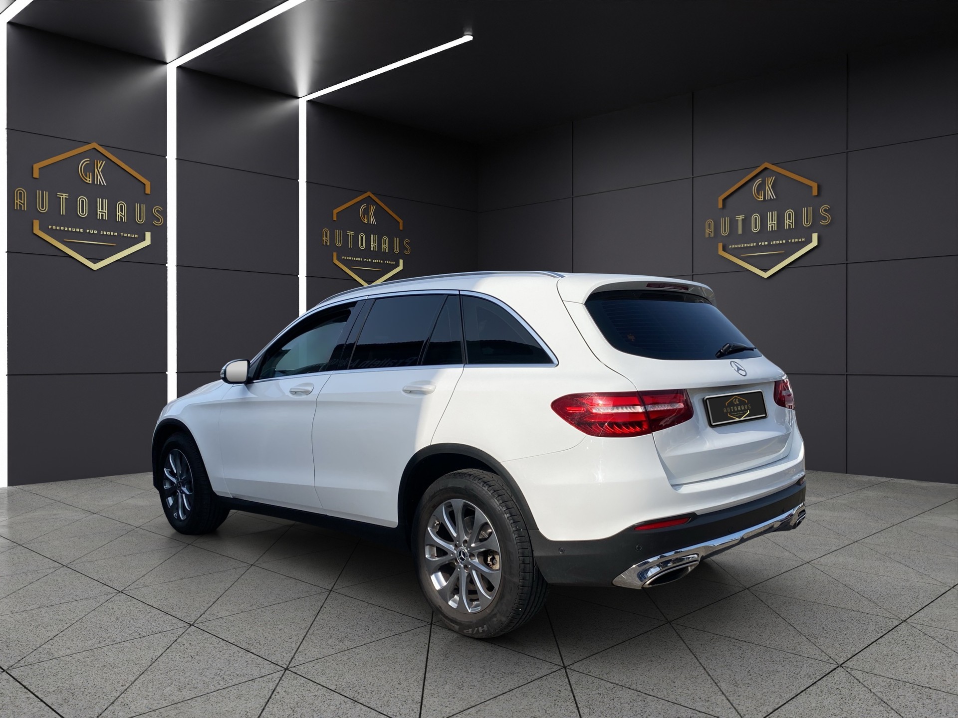 MERCEDES-BENZ GLC 250 Exclusive 4Matic 9G-Tronic-image-2