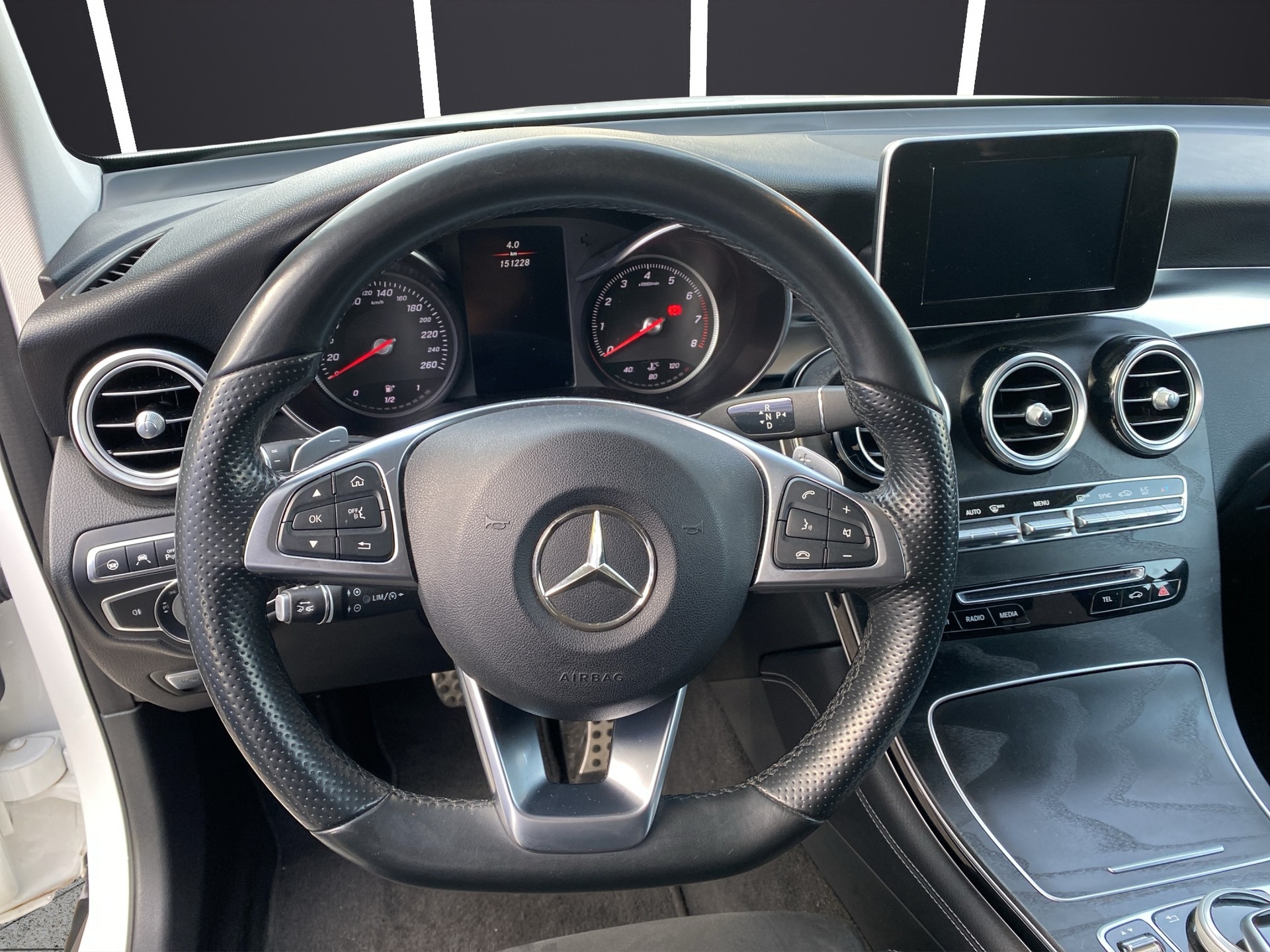 MERCEDES-BENZ GLC 250 Exclusive 4Matic 9G-Tronic-image-11