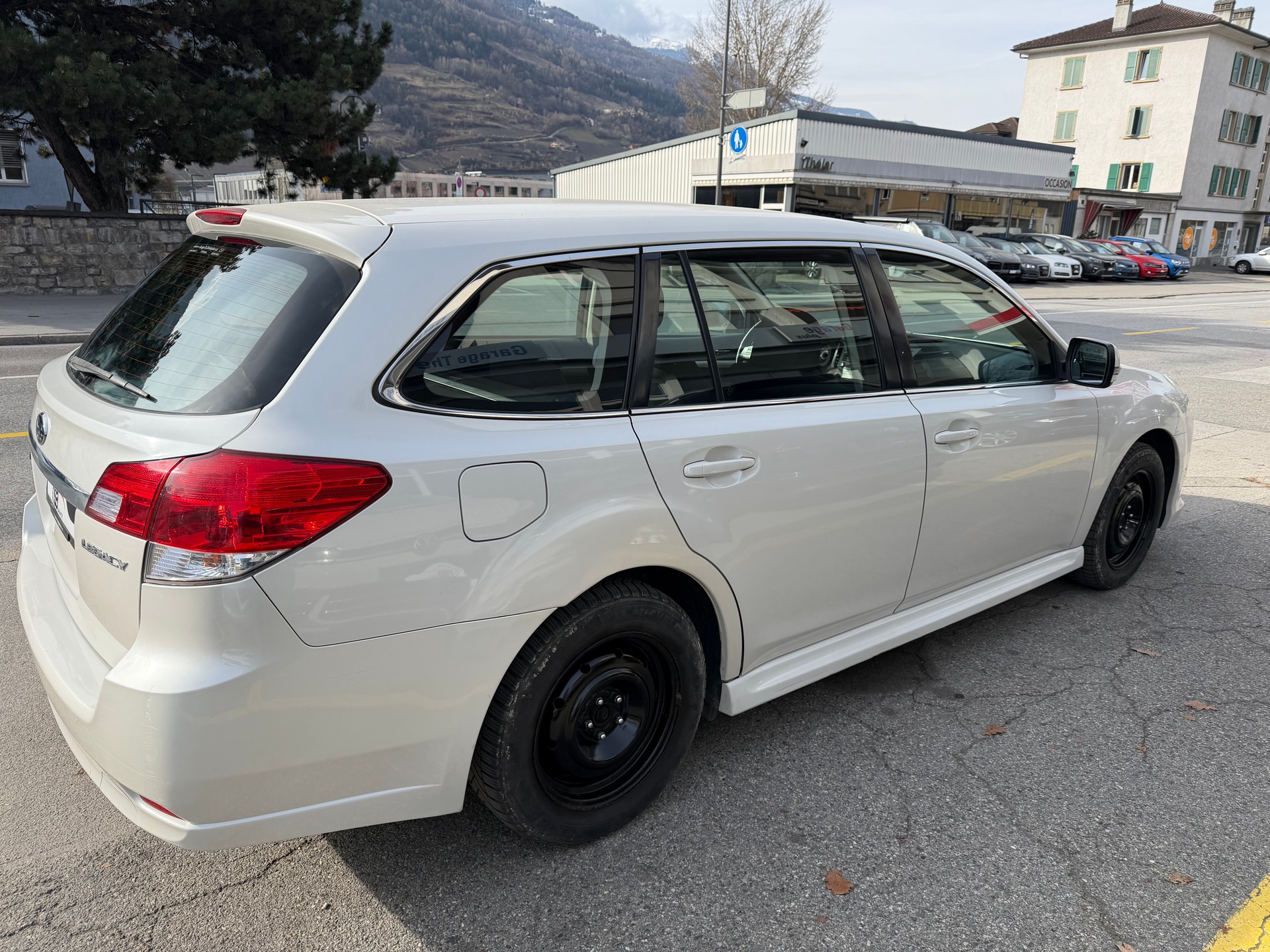 SUBARU Legacy 2.0i Swiss AWD-image-6