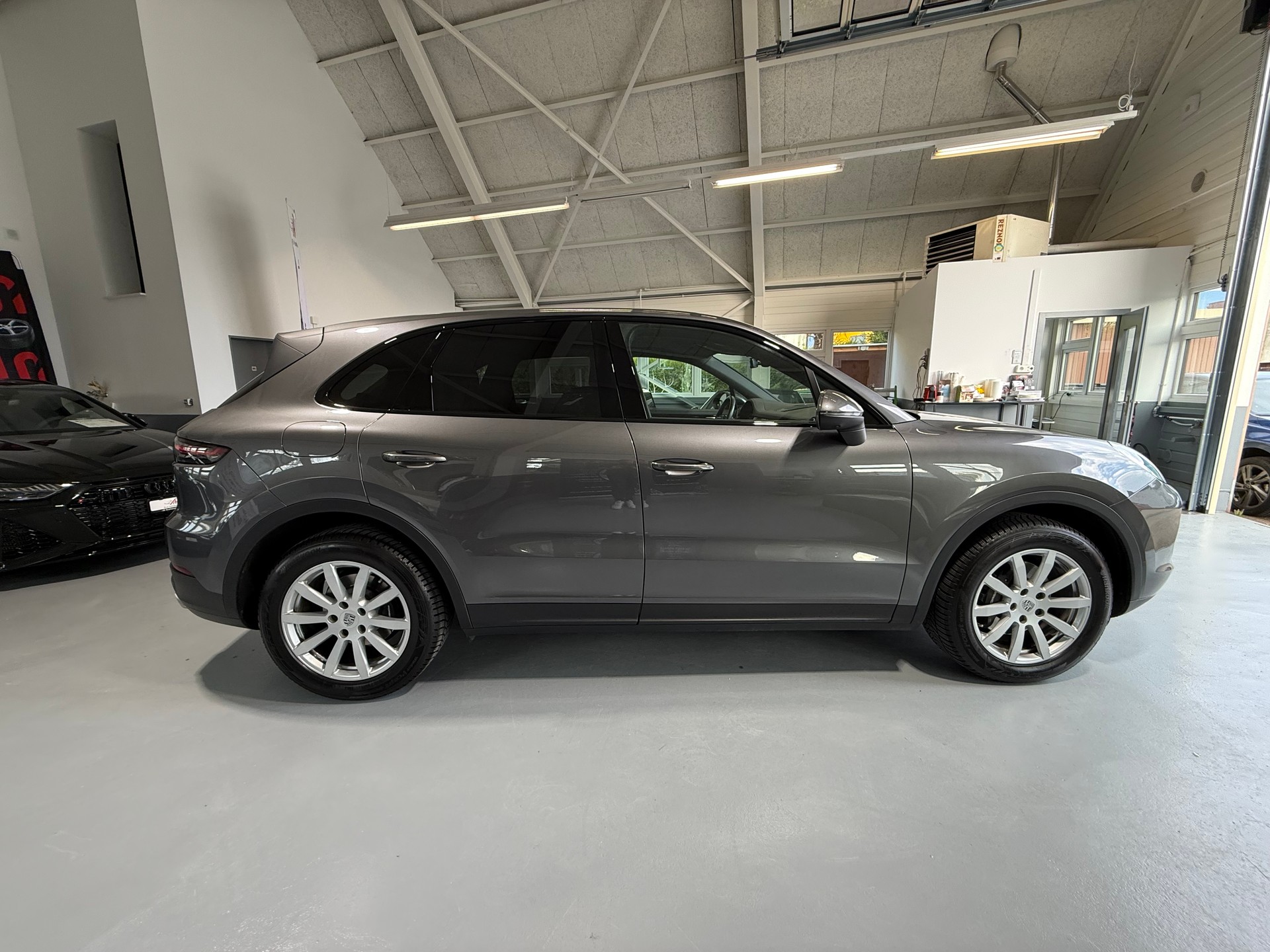 PORSCHE Cayenne (CH) 🇨🇭-image-3