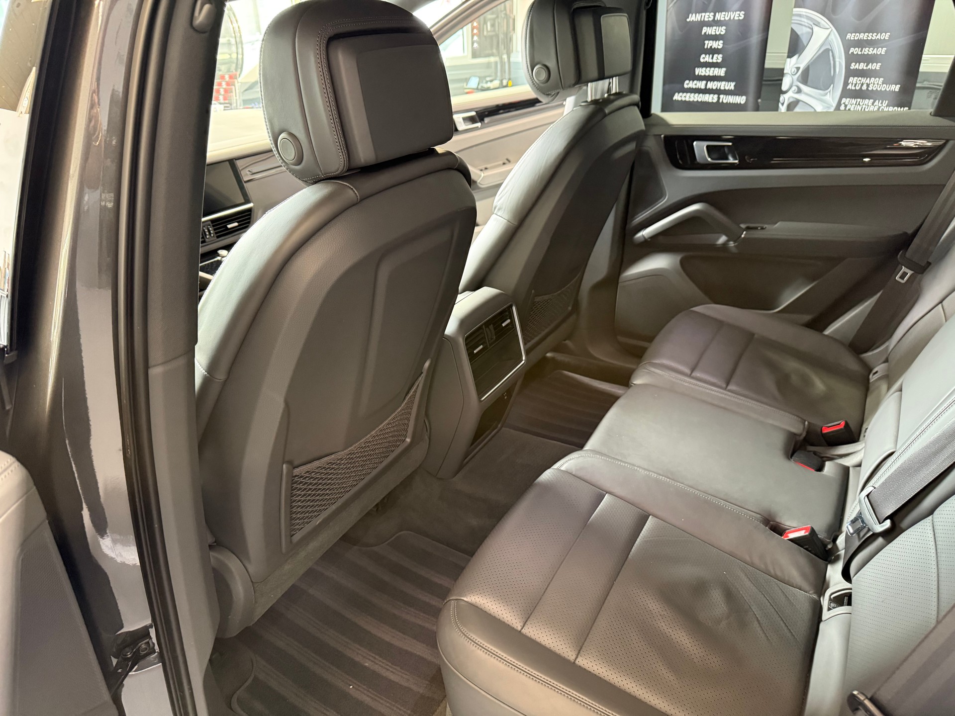 PORSCHE Cayenne (CH) 🇨🇭-image-13
