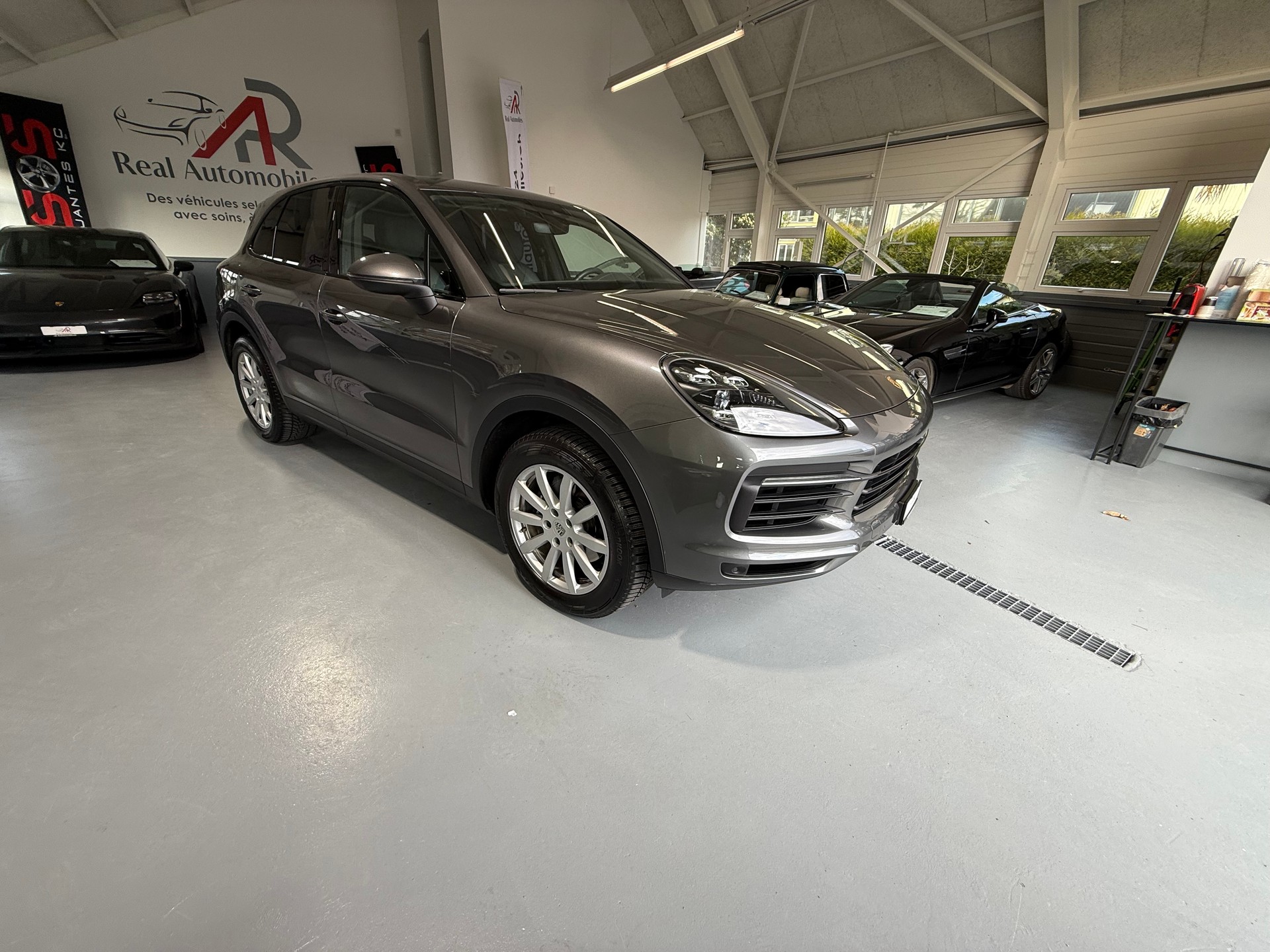 PORSCHE Cayenne (CH) 🇨🇭-image-2