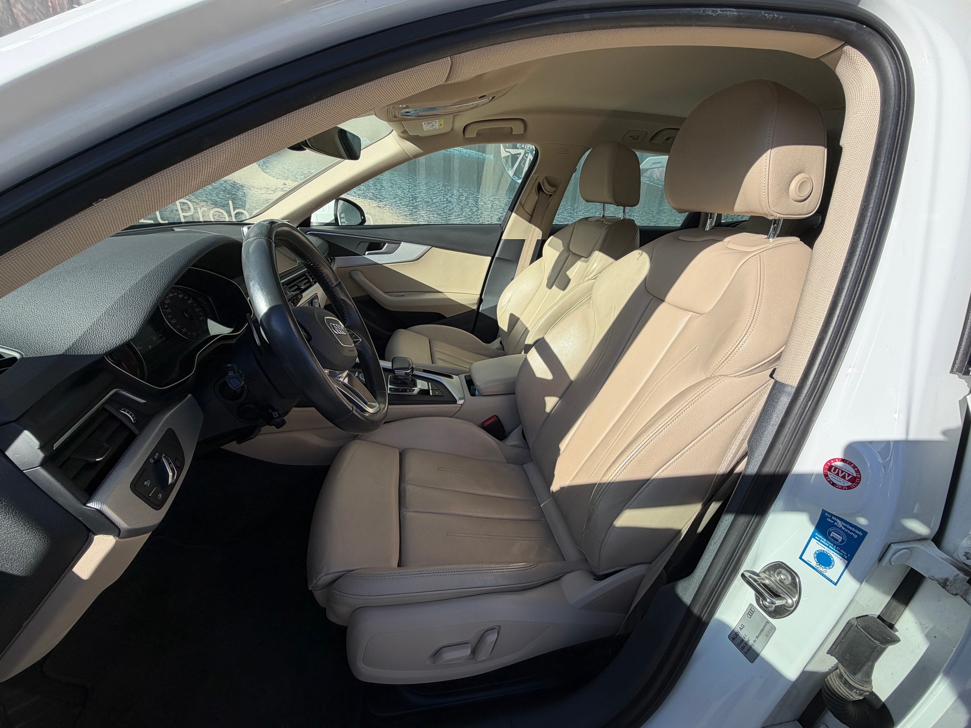 AUDI A4 Limousine 2.0 TDI S-tronic-image-10
