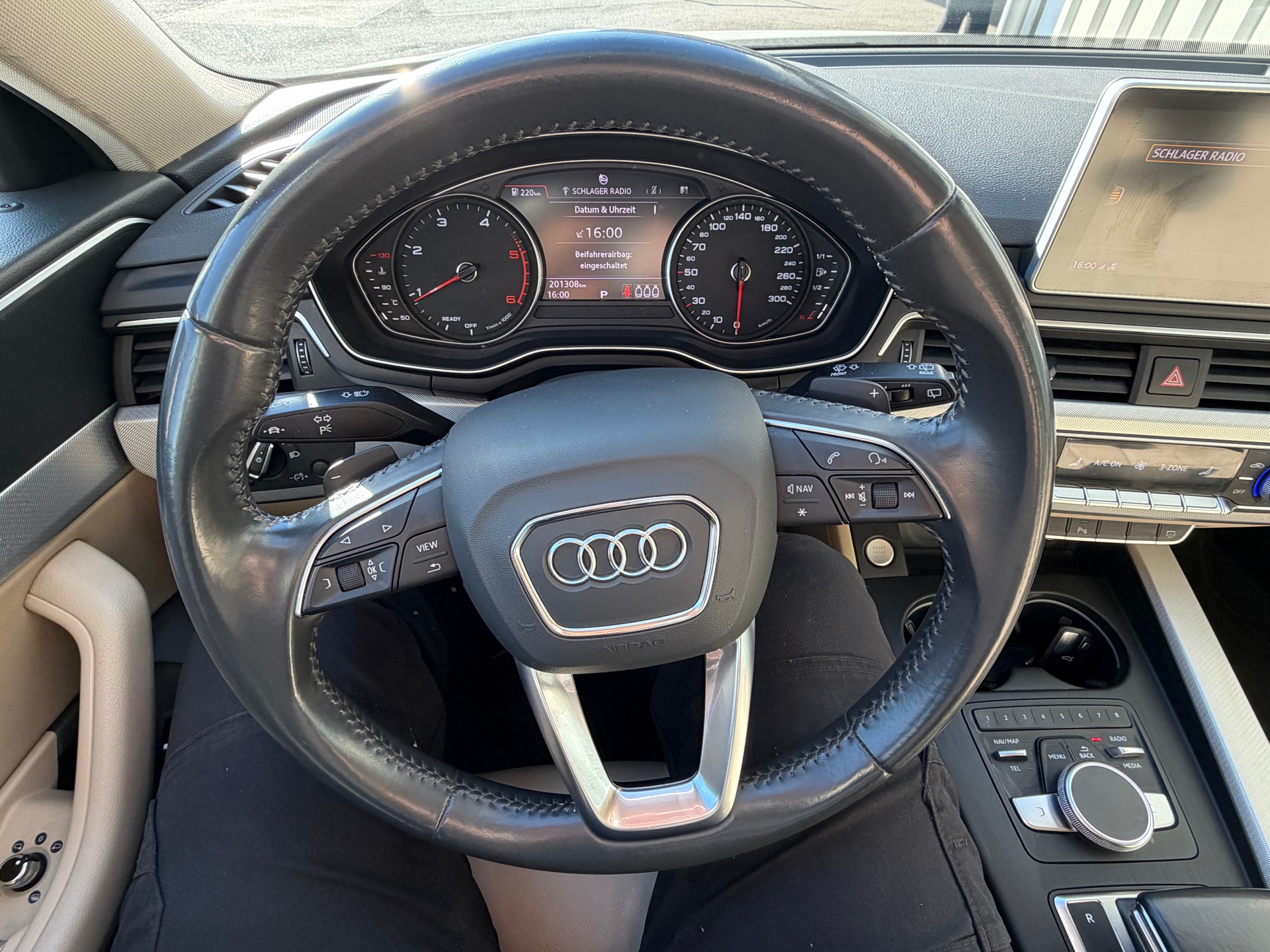 AUDI A4 Limousine 2.0 TDI S-tronic-image-13