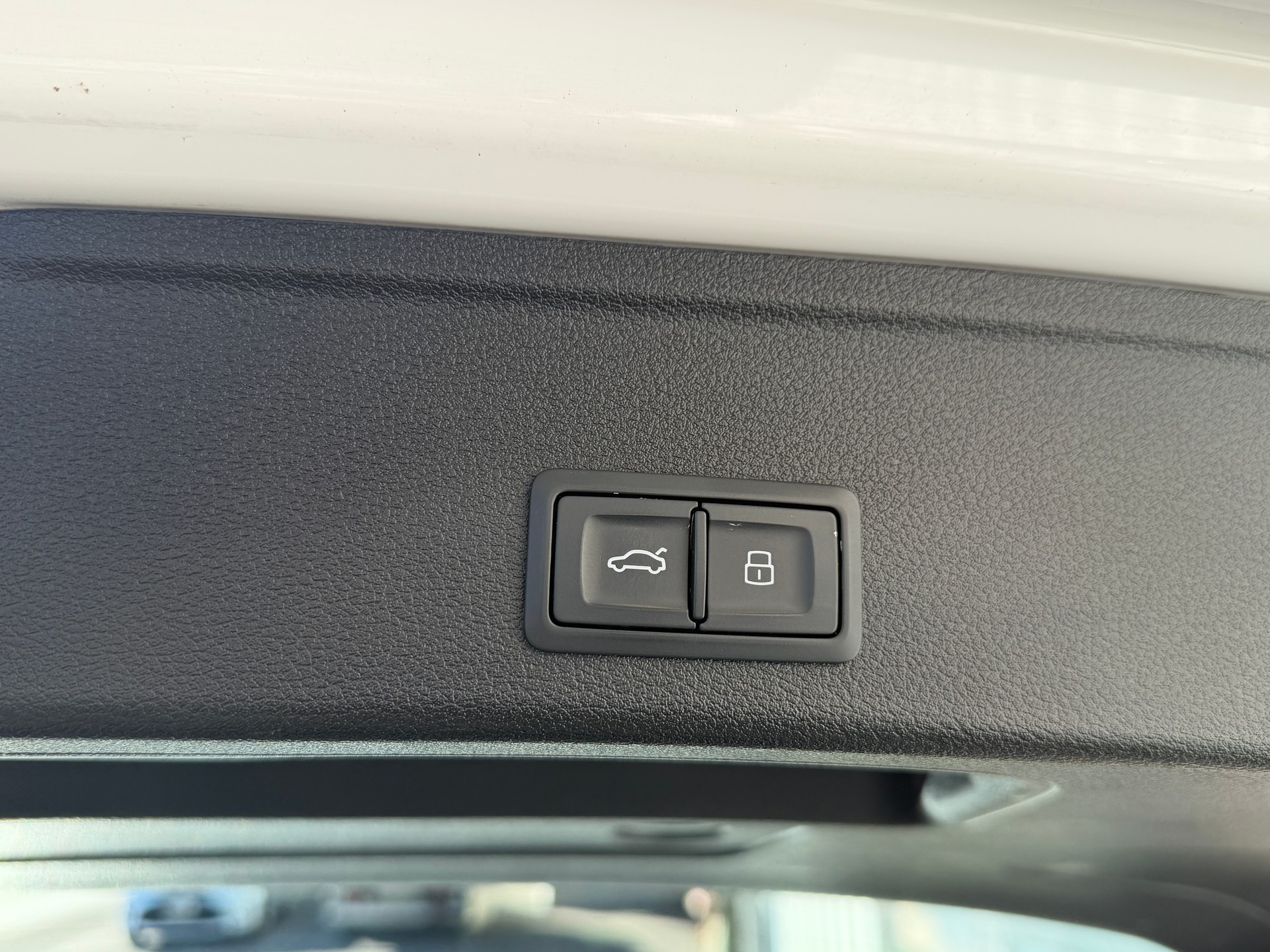 AUDI A4 Limousine 2.0 TDI S-tronic-image-7