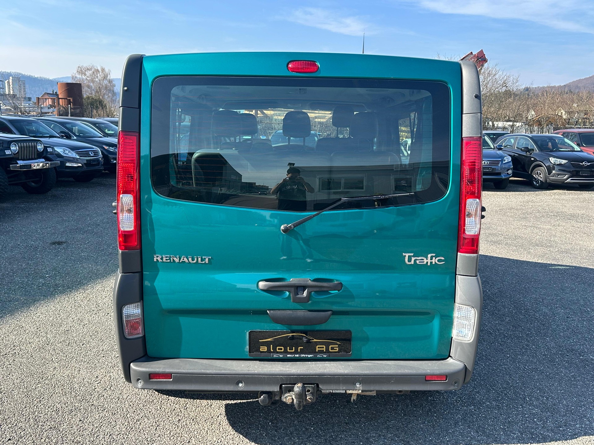 RENAULT Trafic 2.0 dCi Eco Passenger Authentique A-image-3
