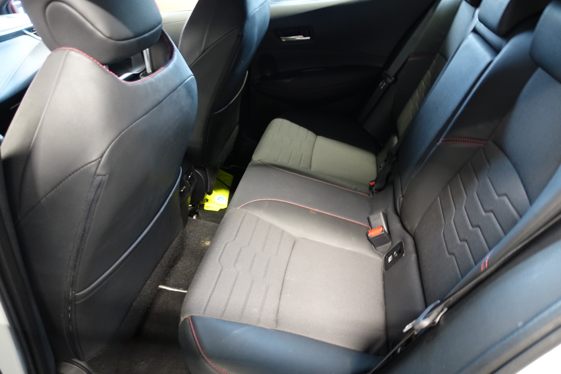 TOYOTA Corolla 1.8 HSD Trend e-CVT-image-9